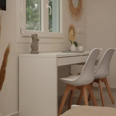 아파트 Depi's Sea Horizon 미크리 비글라